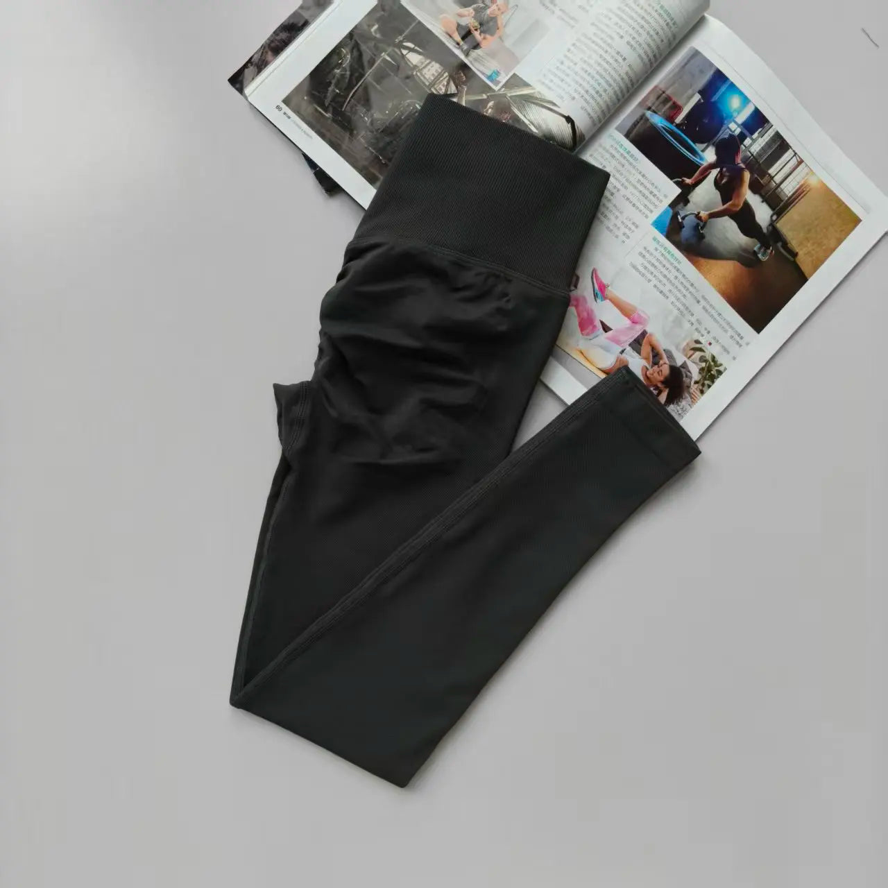 Seamless High Waist Leggings Peach Butt Lifting Fitness Pants Tight Stretch Thin Quick-drying Breathable Yoga Suit Sports Pants